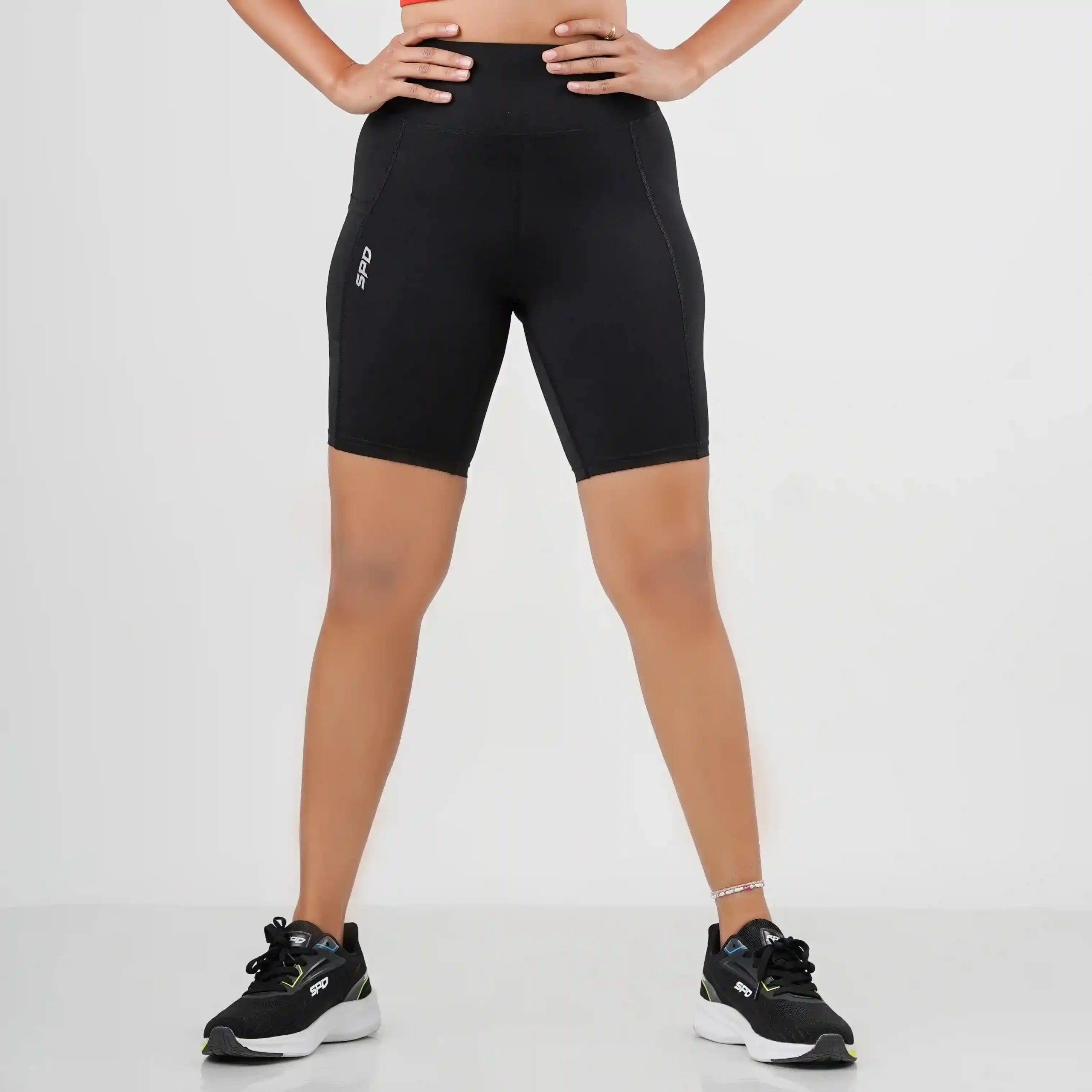 BLACK FIT SHORT
