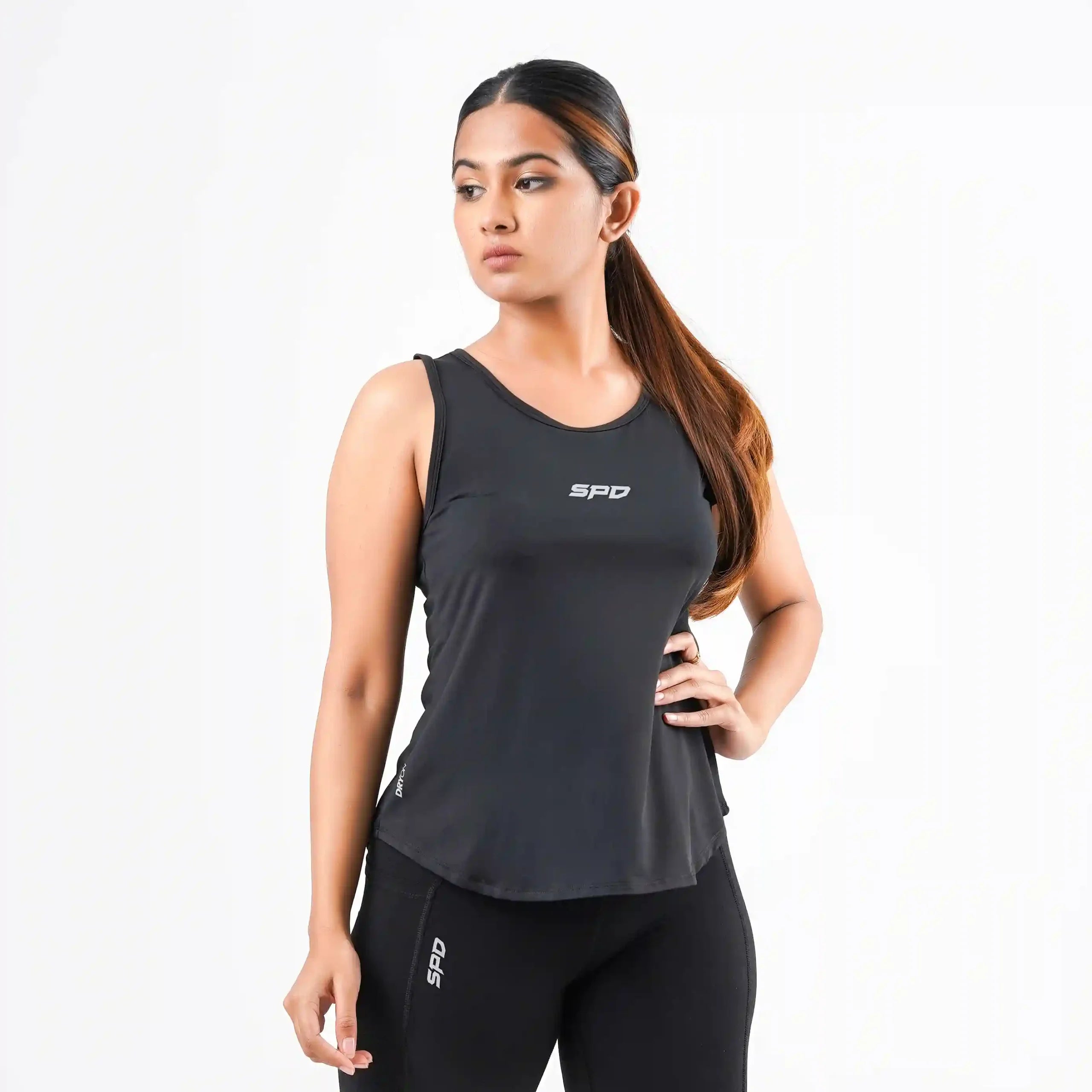 SLEEVELESS BLACK TANK